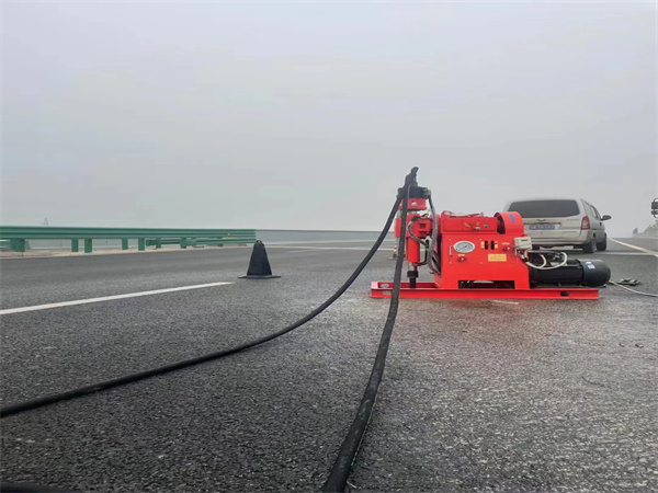 三亚马路路基路面开裂下沉注浆加固灌浆